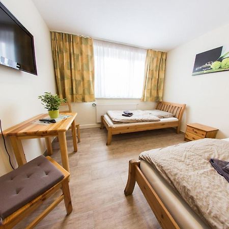 Hotel Hollis Rast à Sangerhausen Extérieur photo